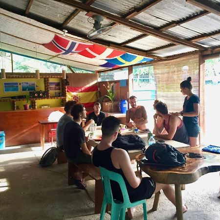 Fat Monkey Hostel Coron Dış mekan fotoğraf