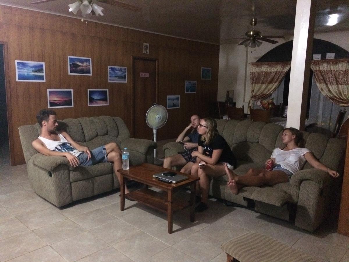 Fat Monkey Hostel Coron Dış mekan fotoğraf