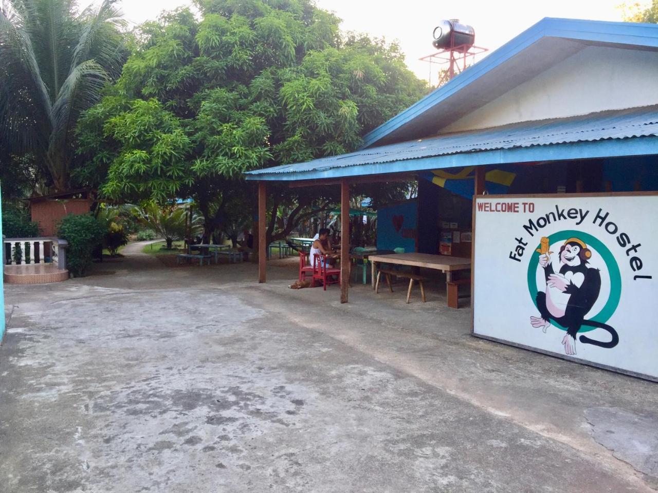 Fat Monkey Hostel Coron Dış mekan fotoğraf