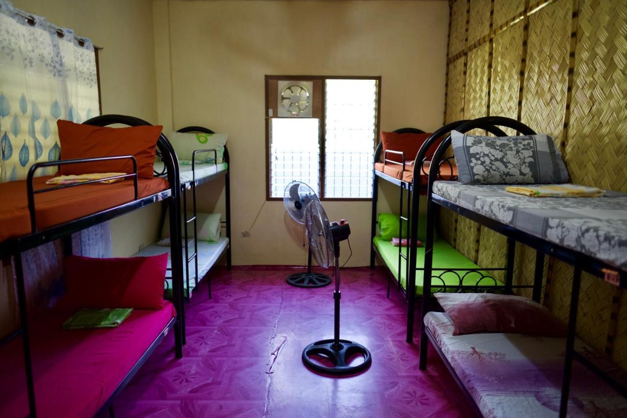 Fat Monkey Hostel Coron Dış mekan fotoğraf