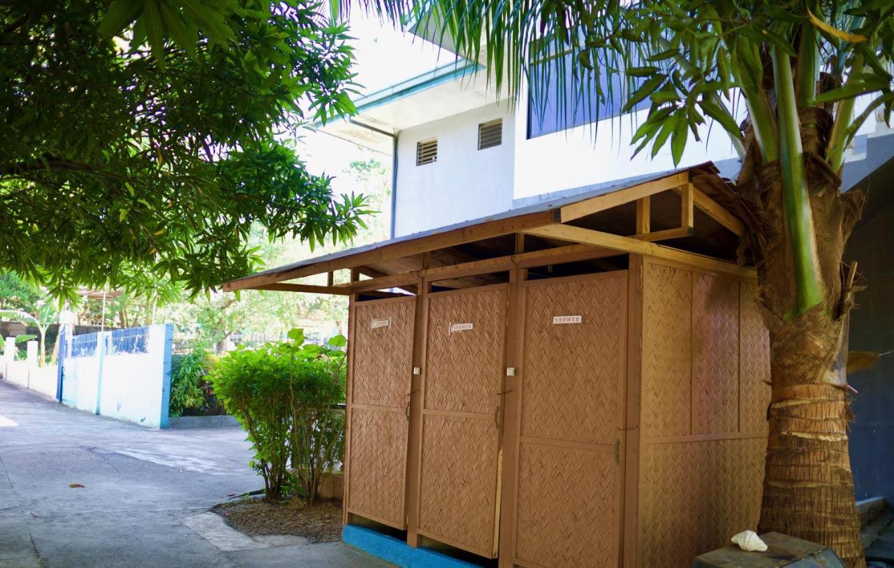 Fat Monkey Hostel Coron Dış mekan fotoğraf