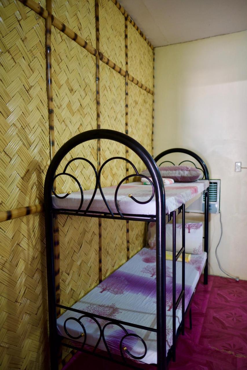 Fat Monkey Hostel Coron Dış mekan fotoğraf