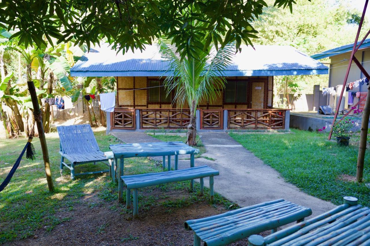 Fat Monkey Hostel Coron Dış mekan fotoğraf