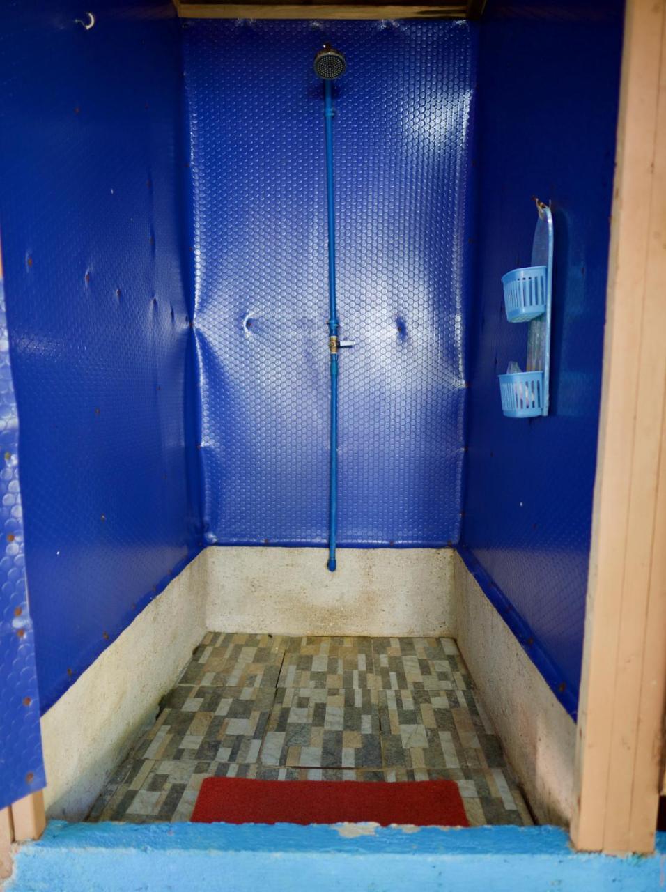 Fat Monkey Hostel Coron Dış mekan fotoğraf