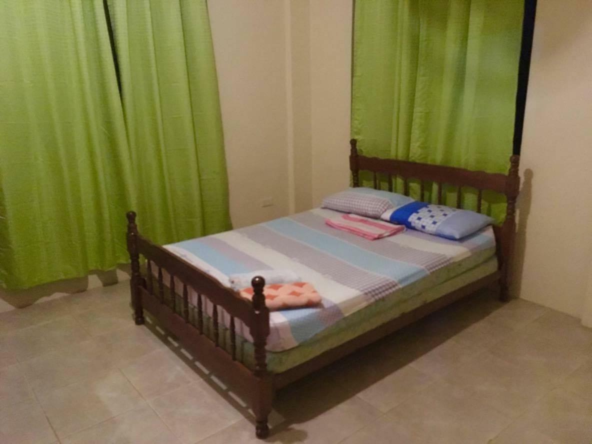 Fat Monkey Hostel Coron Dış mekan fotoğraf