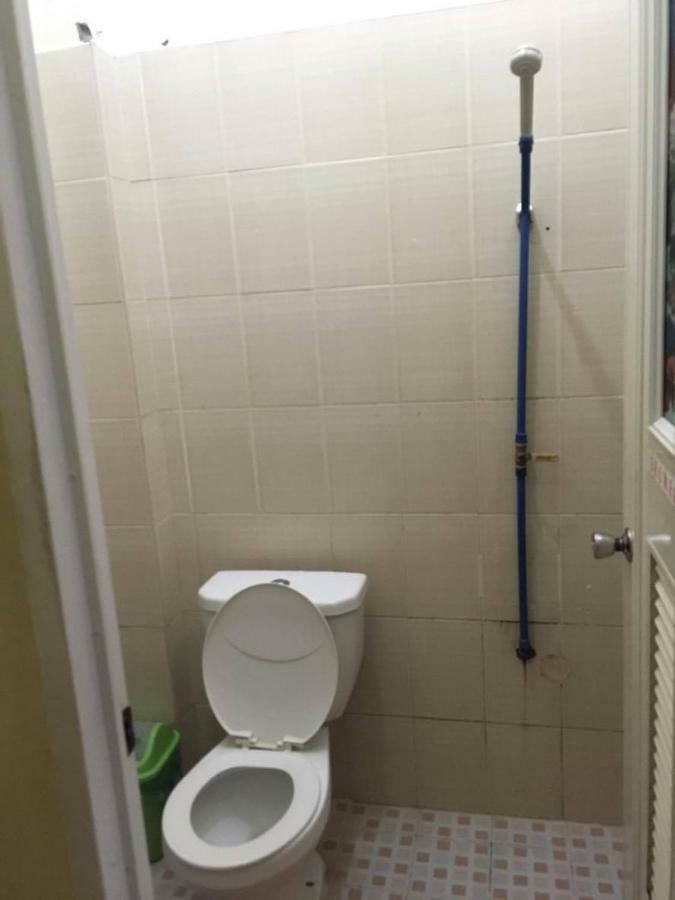 Fat Monkey Hostel Coron Dış mekan fotoğraf