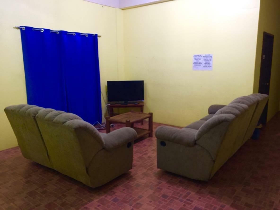 Fat Monkey Hostel Coron Dış mekan fotoğraf